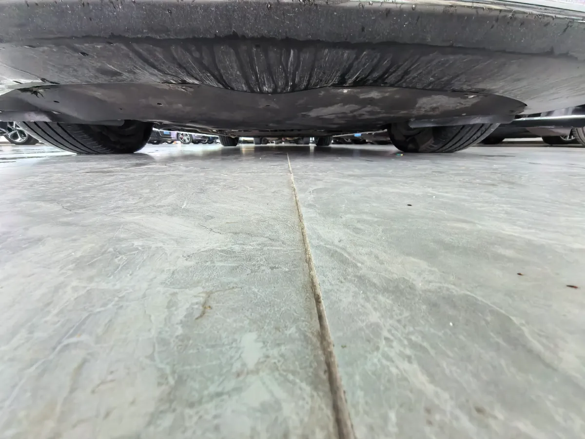 2025 Voyah Dream 1.5T 150HP L4 PHEV 41.7KWH,autocango,china used car exporter,china ev exporter,chinese used car exporter,chinese used ev exporter