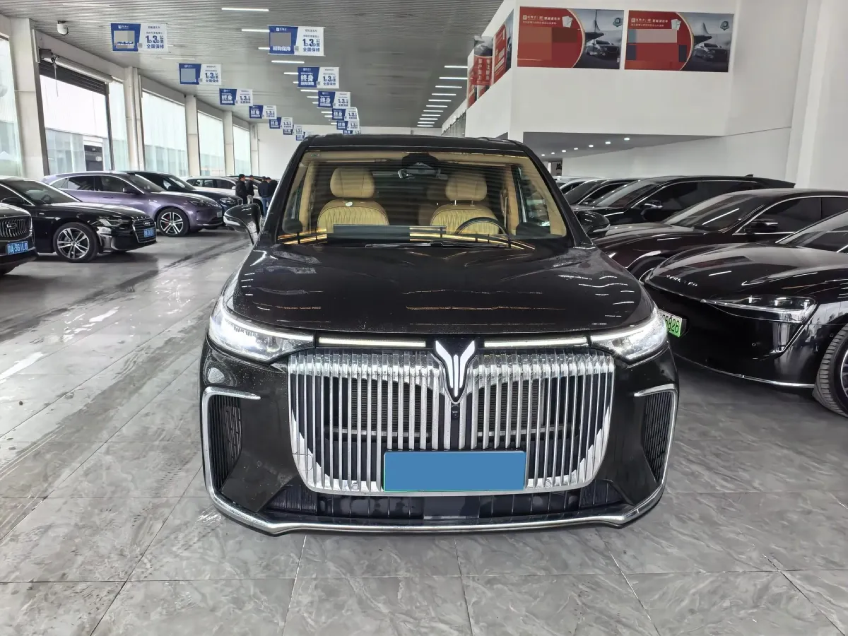 2025 Voyah Dream 1.5T 150HP L4 PHEV 41.7KWH,autocango,china used car exporter,china ev exporter,chinese used car exporter,chinese used ev exporter