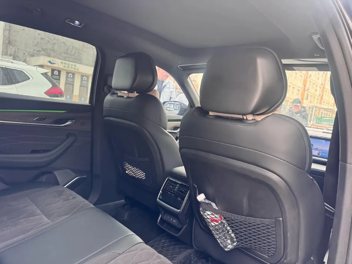 2025 Geely Monjaro 2.0T 238HP L4 8AT,autocango,china used car exporter,china ev exporter,chinese used car exporter,chinese used ev exporter