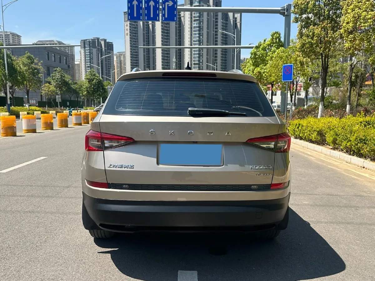 2021 Skoda Kodiak 2.0T 186HP L4 7DCT,autocango,china used car exporter,china ev exporter,chinese used car exporter,chinese used ev exporter