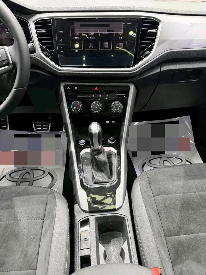 2022 Volkswagen T-Roc 1.4T 150HP L4 7DCT,autocango,china used car exporter,china ev exporter,chinese used car exporter,chinese used ev exporter