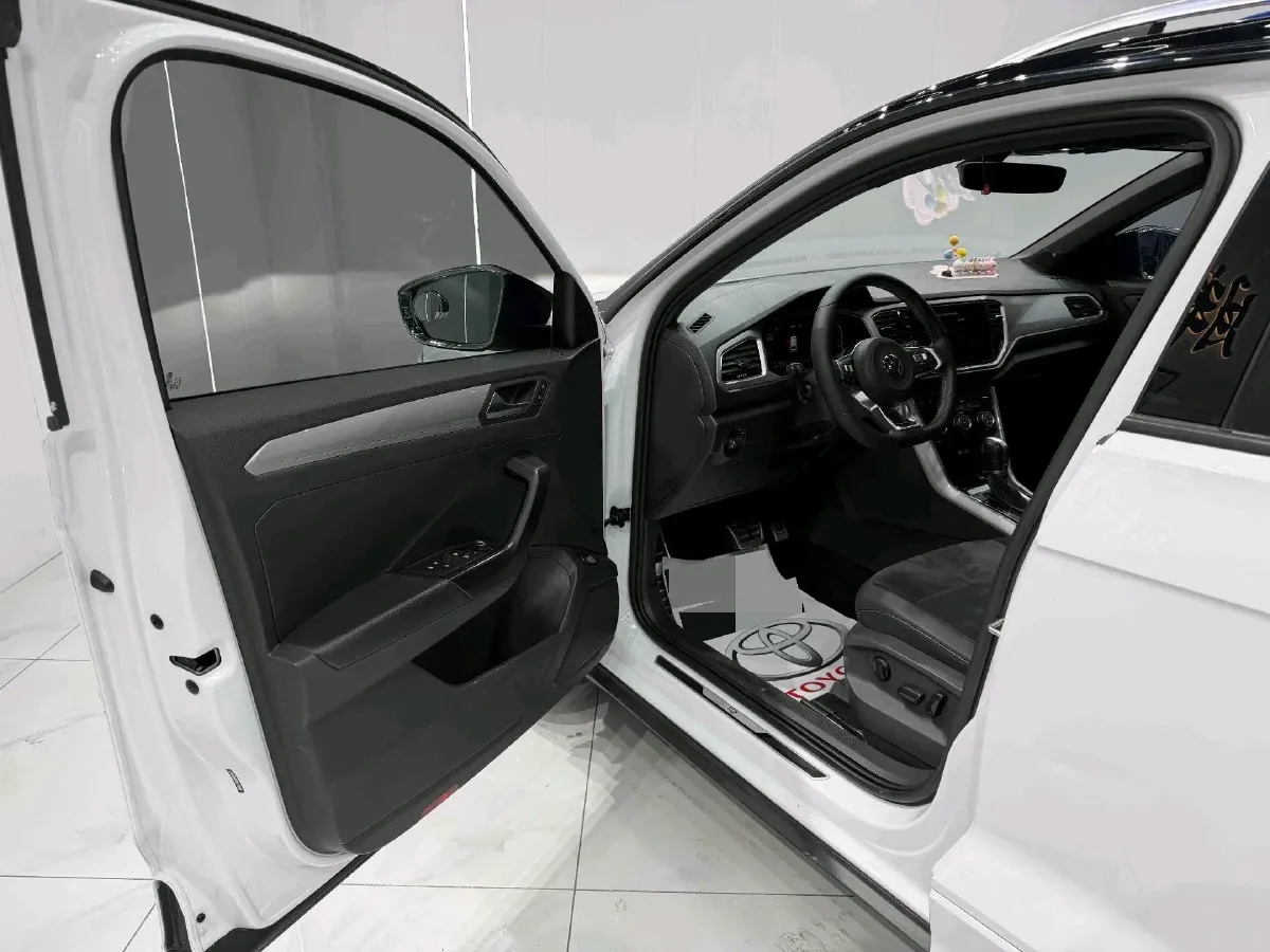 2022 Volkswagen T-Roc 1.4T 150HP L4 7DCT,autocango,china used car exporter,china ev exporter,chinese used car exporter,chinese used ev exporter