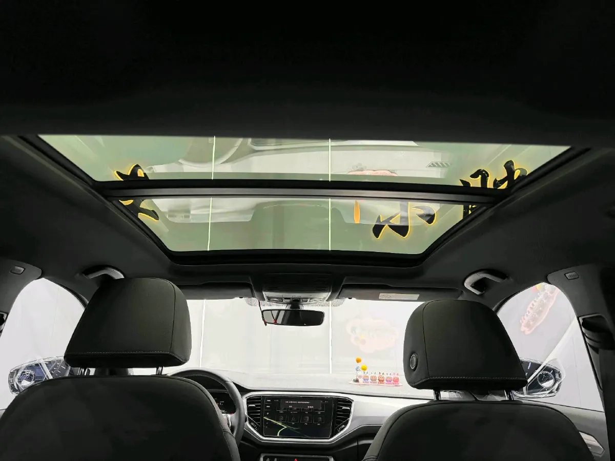 2022 Volkswagen T-Roc 1.4T 150HP L4 7DCT,autocango,china used car exporter,china ev exporter,chinese used car exporter,chinese used ev exporter