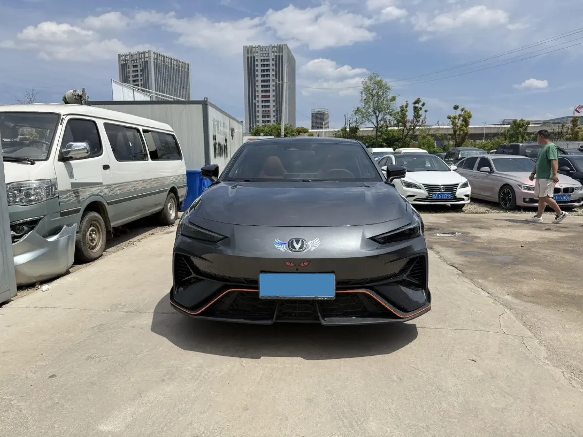2025 ChangAn UNI-V 1.5T 192HP L4 7DCT,autocango,china used car exporter,china ev exporter,chinese used car exporter,chinese used ev exporter