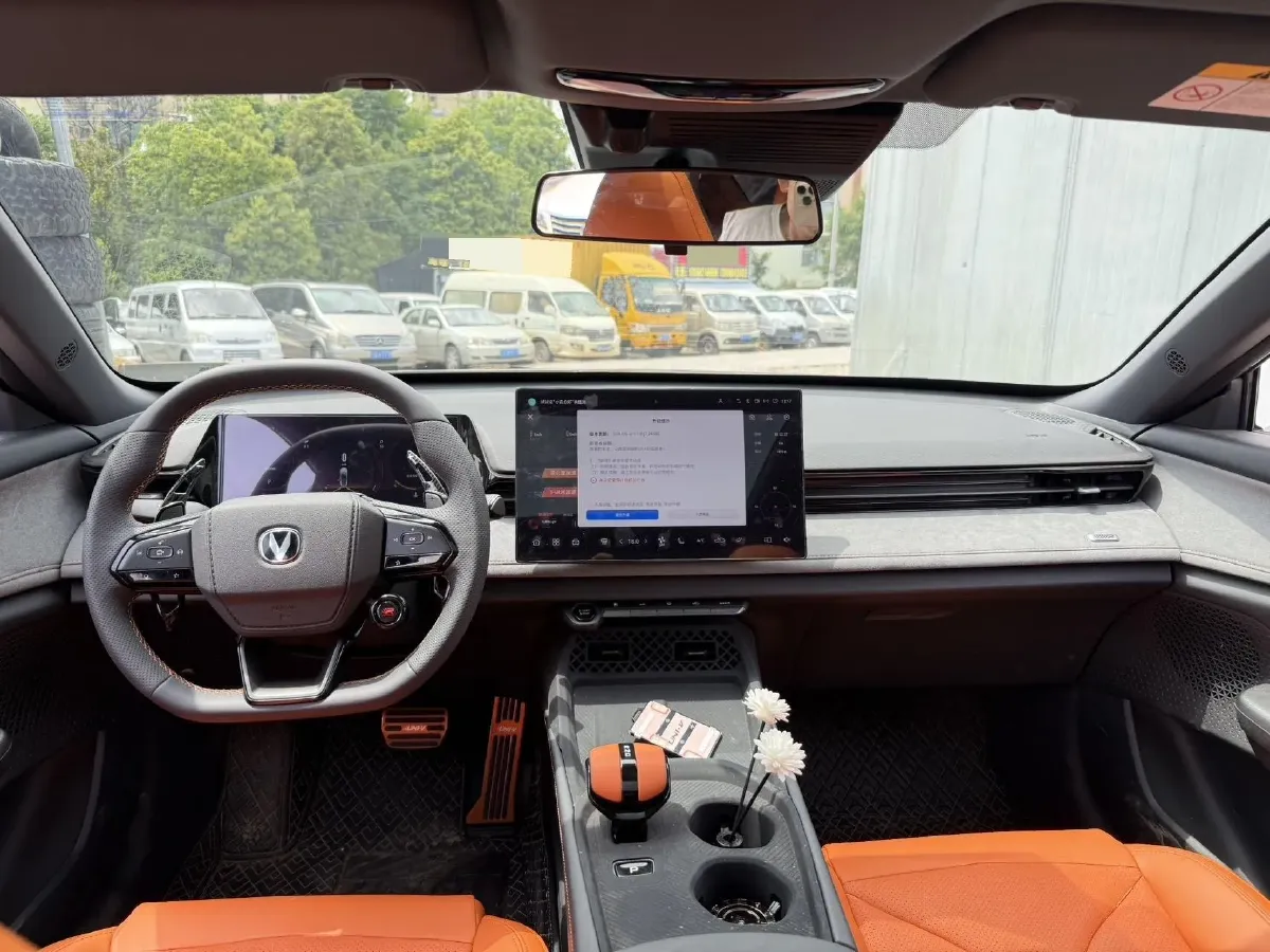 2025 ChangAn UNI-V 1.5T 192HP L4 7DCT,autocango,china used car exporter,china ev exporter,chinese used car exporter,chinese used ev exporter