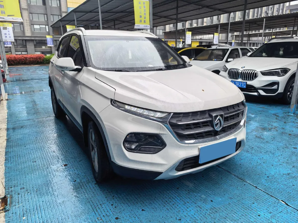 2017 BaoJun 310W 1.5L 105HP L4 6MT,autocango,china used car exporter,china ev exporter,chinese used car exporter,chinese used ev exporter