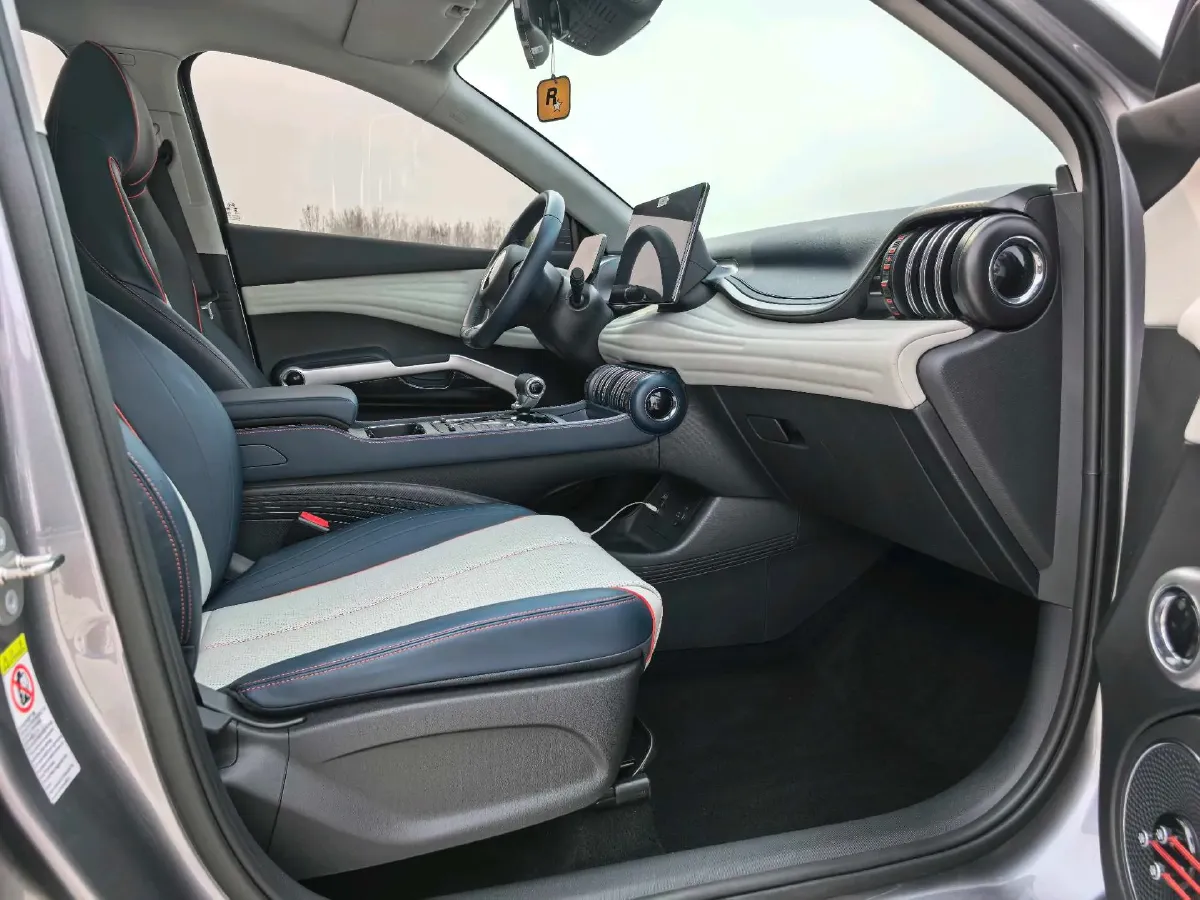 2022 Roewe RX5 MAX 1.5T 181HP L4 6AT,autocango,china used car exporter,china ev exporter,chinese used car exporter,chinese used ev exporter