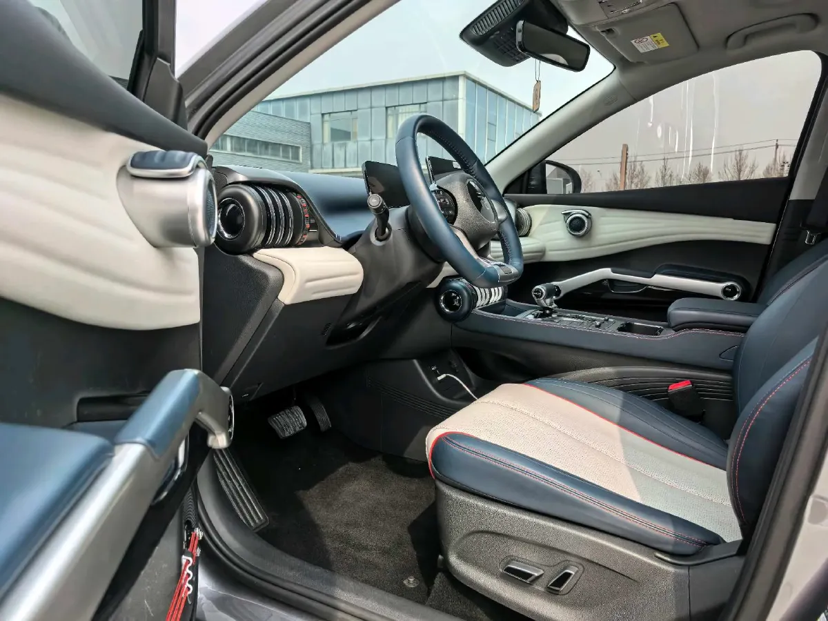 2022 Roewe RX5 MAX 1.5T 181HP L4 6AT,autocango,china used car exporter,china ev exporter,chinese used car exporter,chinese used ev exporter