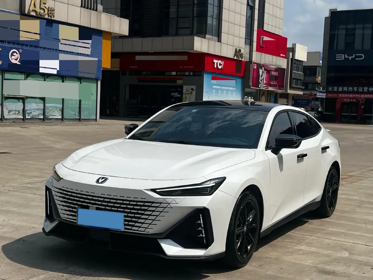 2023 ChangAn UNI-V 1.5T 188HP L4 7DCT,autocango,china used car exporter,china ev exporter,chinese used car exporter,chinese used ev exporter