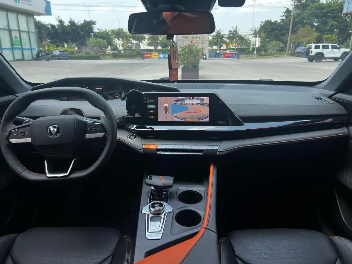 2023 ChangAn UNI-V 1.5T 188HP L4 7DCT,autocango,china used car exporter,china ev exporter,chinese used car exporter,chinese used ev exporter