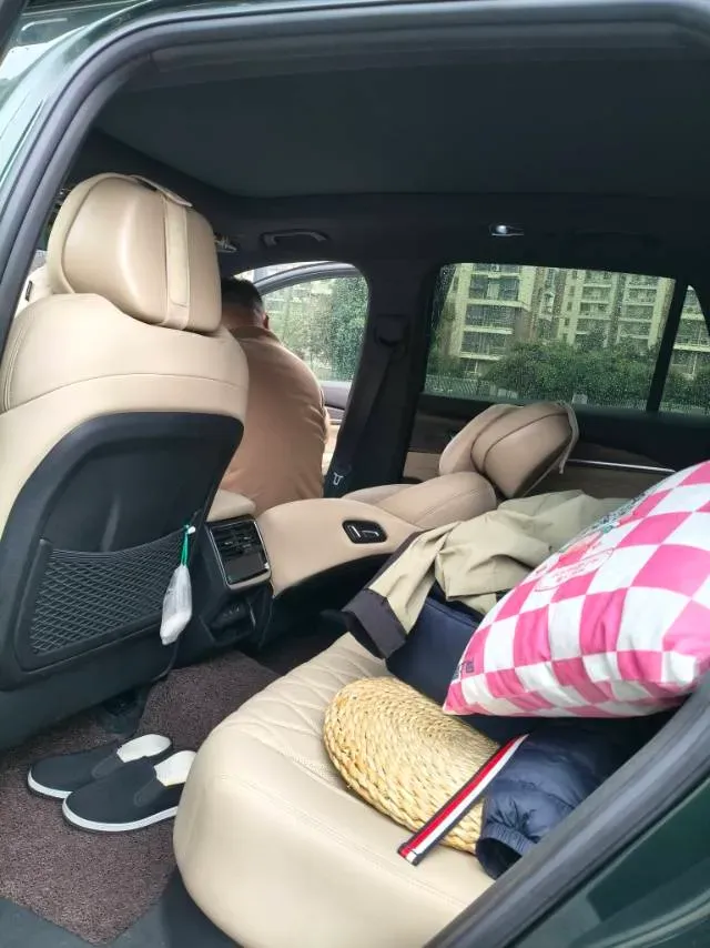 2025 Geely Monjaro 2.0T 238HP L4 8AT,autocango,china used car exporter,china ev exporter,chinese used car exporter,chinese used ev exporter