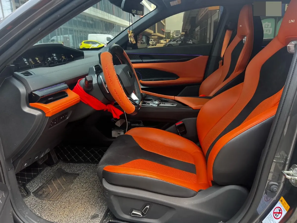 2023 ChangAn UNI-V 1.5T 188HP L4 7DCT,autocango,china used car exporter,china ev exporter,chinese used car exporter,chinese used ev exporter