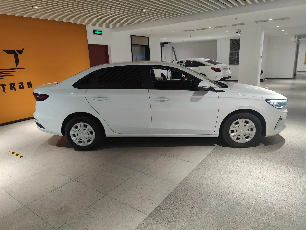 2022 Geely Emgrand 1.5L 114HP L4 5MT,autocango,china used car exporter,china ev exporter,chinese used car exporter,chinese used ev exporter