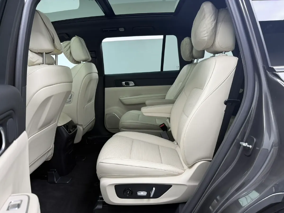 2021 Li ONE Range Extended 131HP REEV 40.5KWH,autocango,china used car exporter,china ev exporter,chinese used car exporter,chinese used ev exporter