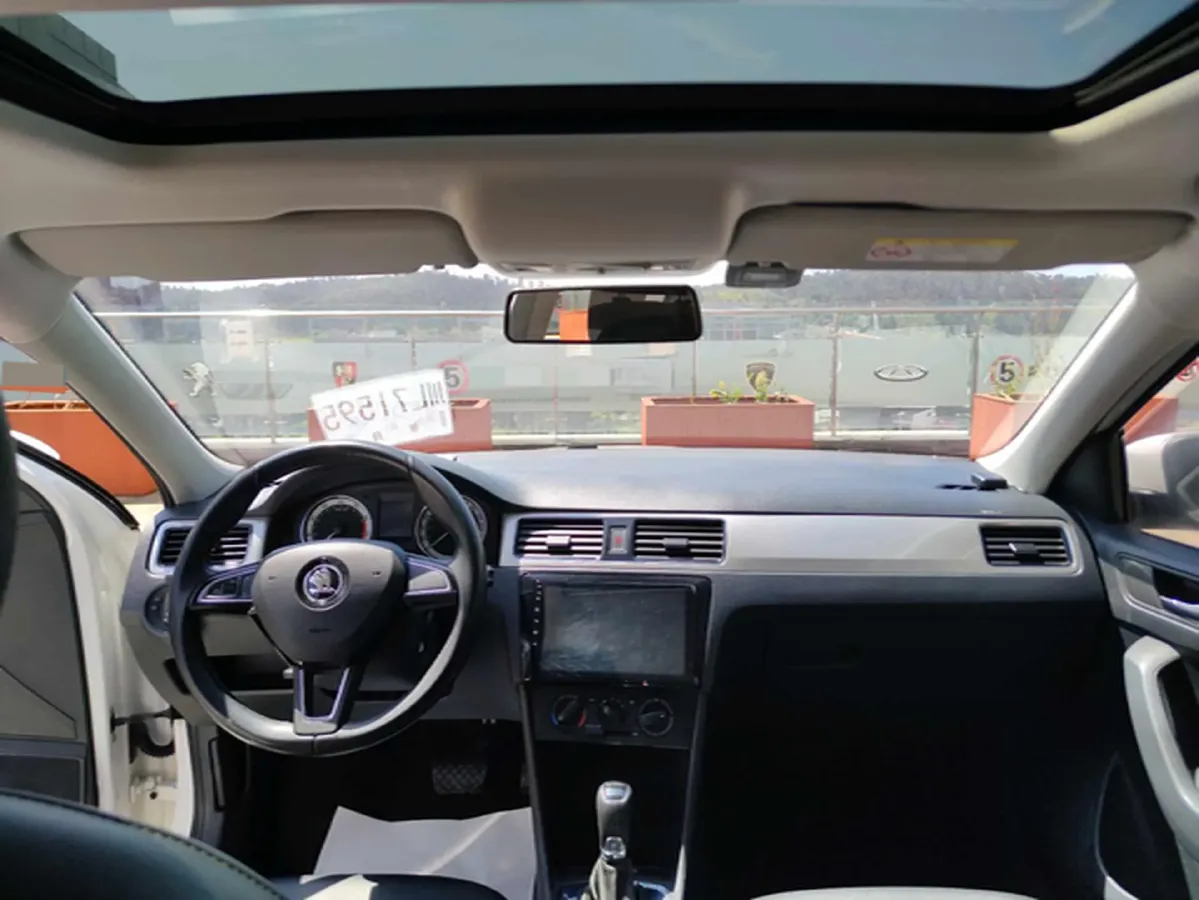 2019 SWM G01 1.5T 156HP L4 6AT,autocango,china used car exporter,china ev exporter,chinese used car exporter,chinese used ev exporter