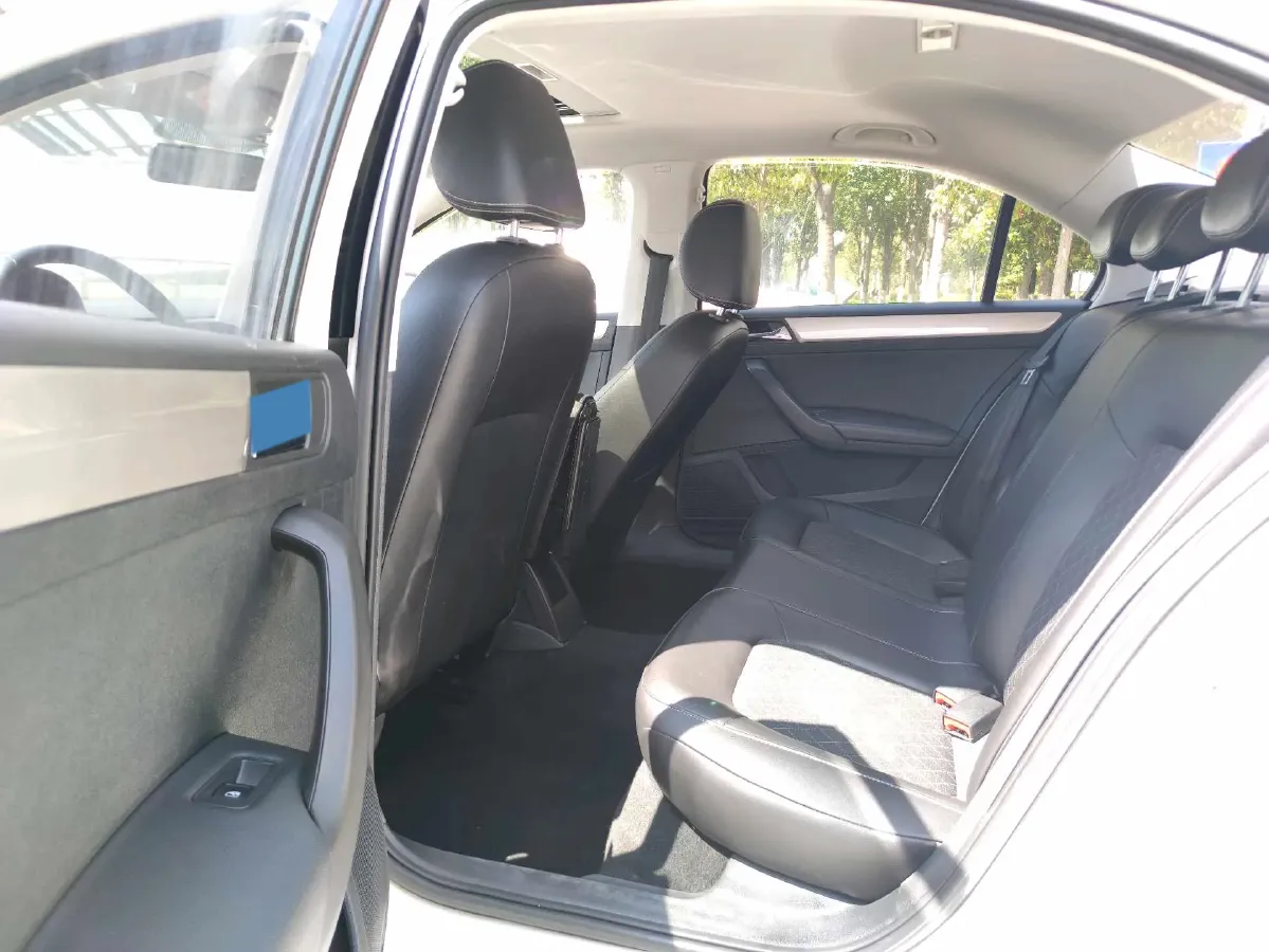 2019 SWM G01 1.5T 156HP L4 6AT,autocango,china used car exporter,china ev exporter,chinese used car exporter,chinese used ev exporter