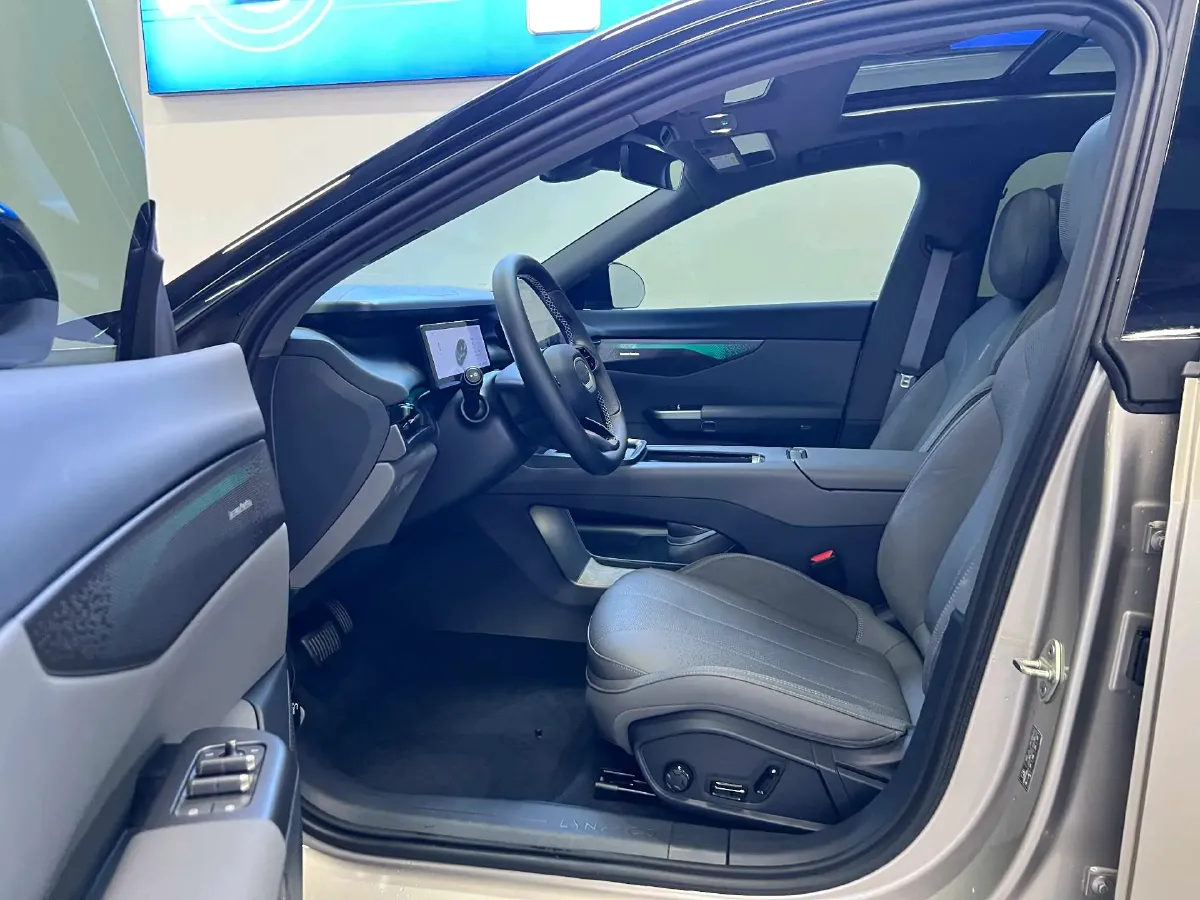 2024 LYNK&CO 01 2.0T 254HP L4 8AT,autocango,china used car exporter,china ev exporter,chinese used car exporter,chinese used ev exporter