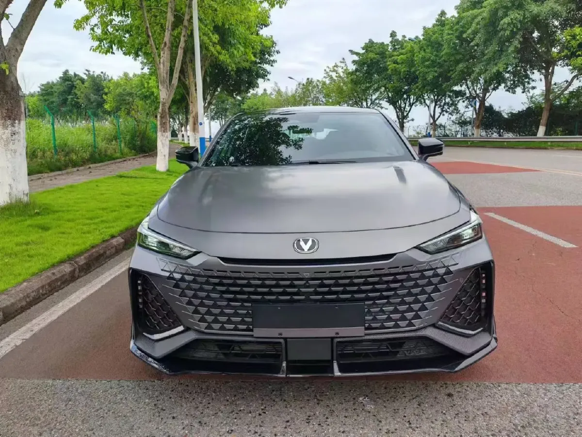 2024 ChangAn UNI-V 1.5T 188HP L4 7DCT,autocango,china used car exporter,china ev exporter,chinese used car exporter,chinese used ev exporter