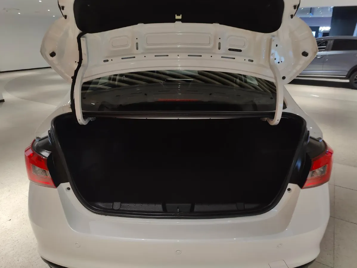 2021 Chery Arrizo 5 1.5L 116HP L4 5MT,autocango,china used car exporter,china ev exporter,chinese used car exporter,chinese used ev exporter