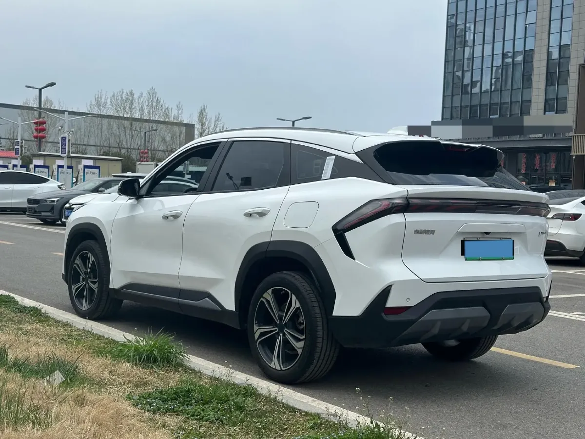 2025 Geely Galaxy L7 1.5L 112HP L4 1DHT PHEV 18.4KWH,autocango,china used car exporter,china ev exporter,chinese used car exporter,chinese used ev exporter