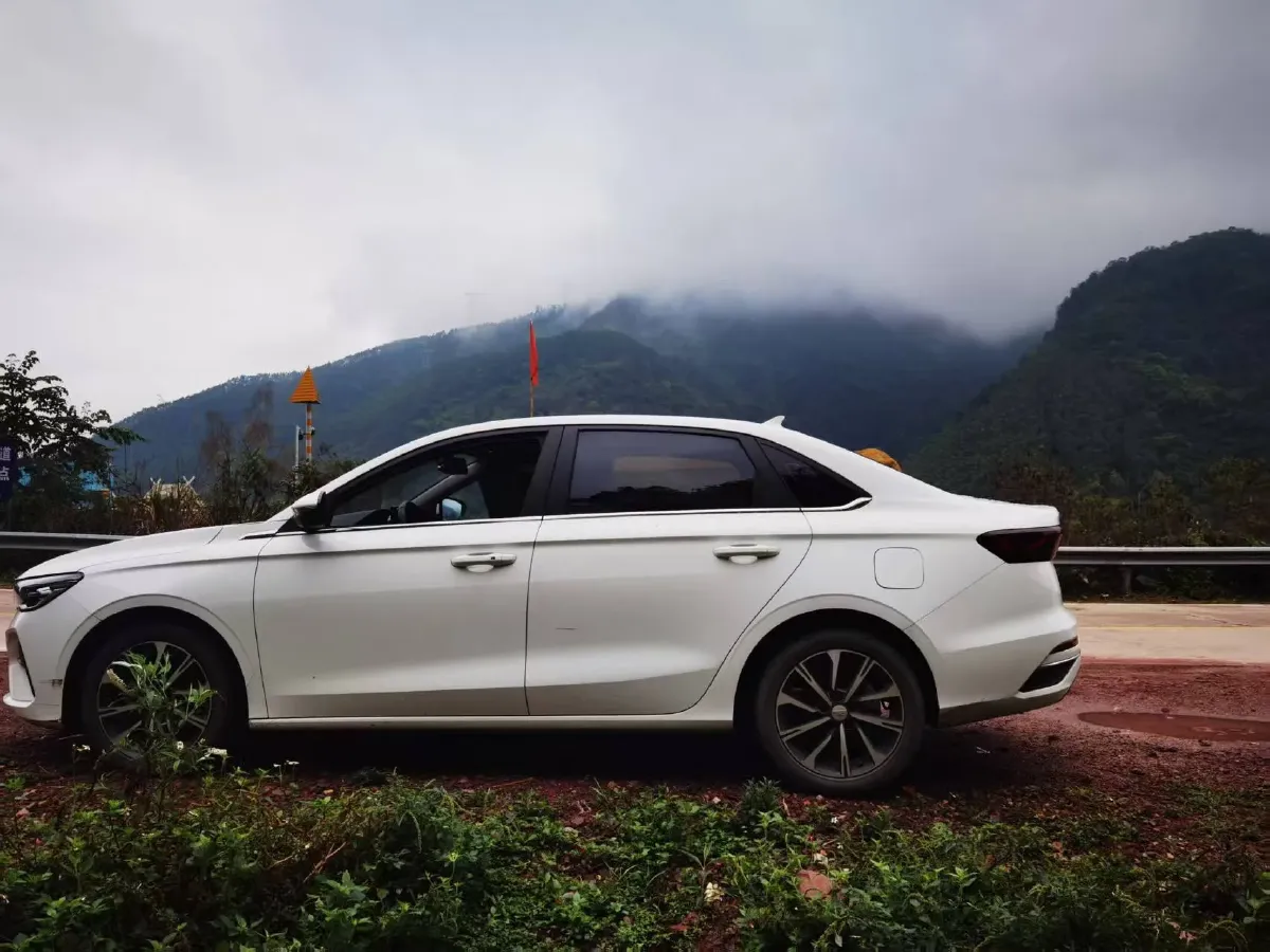 2025 Geely Emgrand 1.5L 127HP L4 CVT,autocango,china used car exporter,china ev exporter,chinese used car exporter,chinese used ev exporter