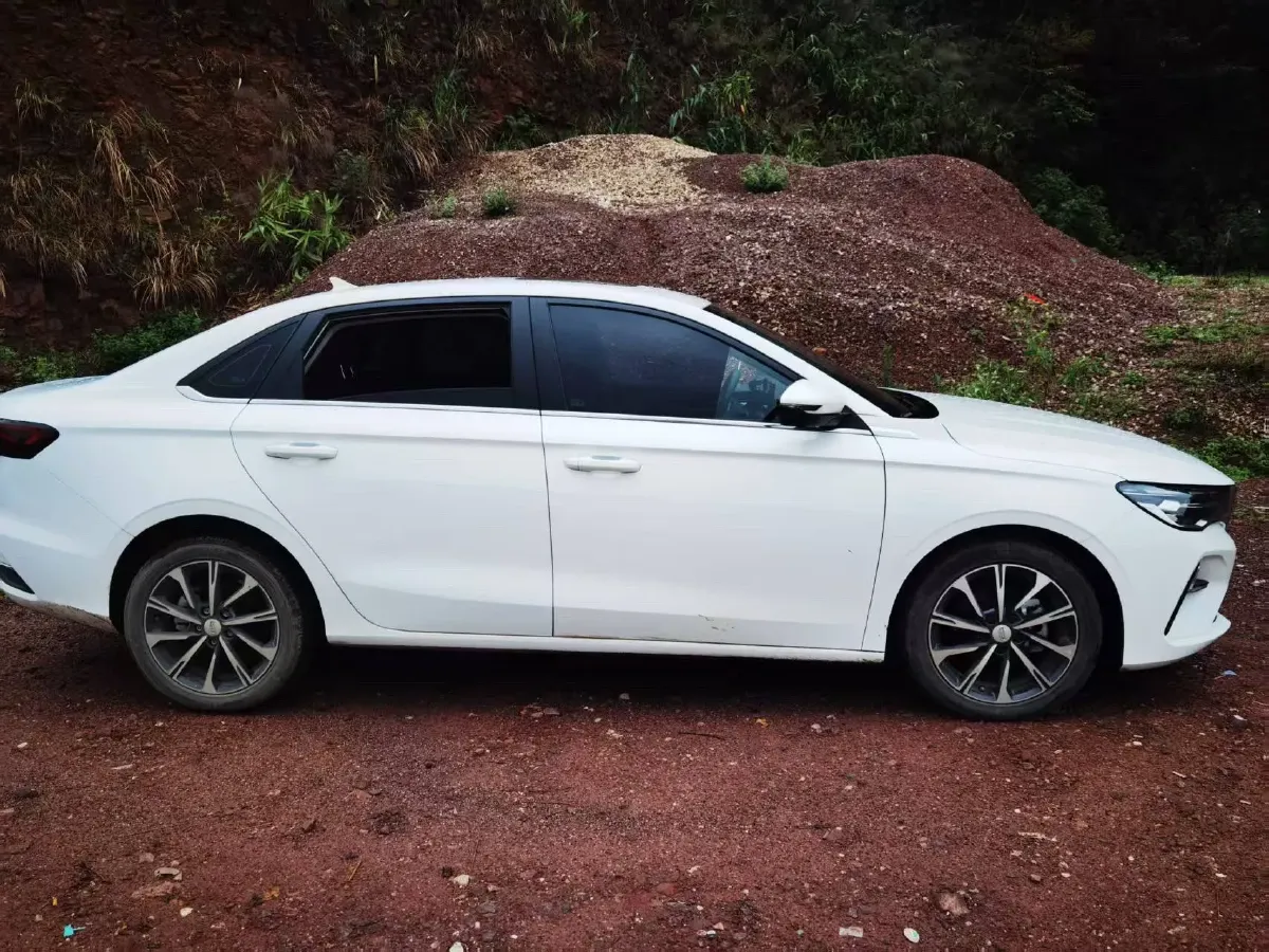 2025 Geely Emgrand 1.5L 127HP L4 CVT,autocango,china used car exporter,china ev exporter,chinese used car exporter,chinese used ev exporter