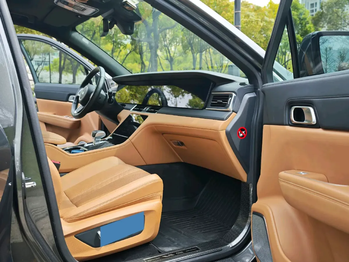 2020 Li ONE Range Extended 131HP REEV 40.5KWH,autocango,china used car exporter,china ev exporter,chinese used car exporter,chinese used ev exporter