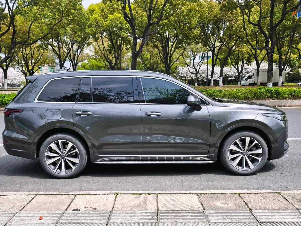 2020 Li ONE Range Extended 131HP REEV 40.5KWH,autocango,china used car exporter,china ev exporter,chinese used car exporter,chinese used ev exporter