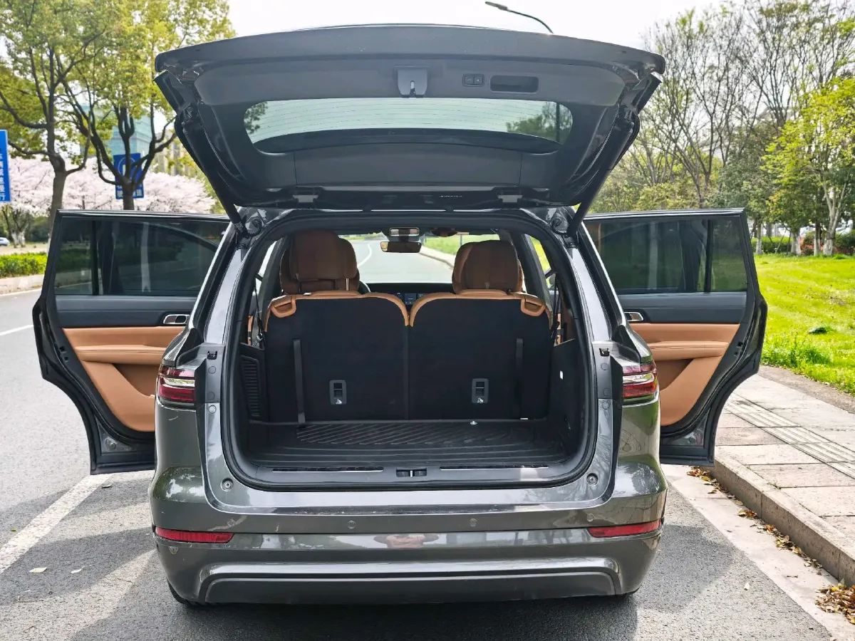 2020 Li ONE Range Extended 131HP REEV 40.5KWH,autocango,china used car exporter,china ev exporter,chinese used car exporter,chinese used ev exporter