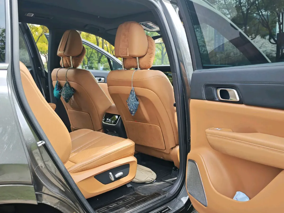 2020 Li ONE Range Extended 131HP REEV 40.5KWH,autocango,china used car exporter,china ev exporter,chinese used car exporter,chinese used ev exporter