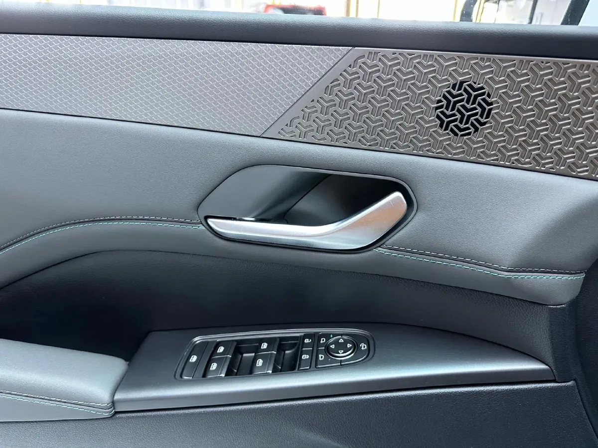 2025 BYD Qin Plus 1.5L 101HP L4 E-CVT PHEV 15.8KWH,autocango,china used car exporter,china ev exporter,chinese used car exporter,chinese used ev exporter