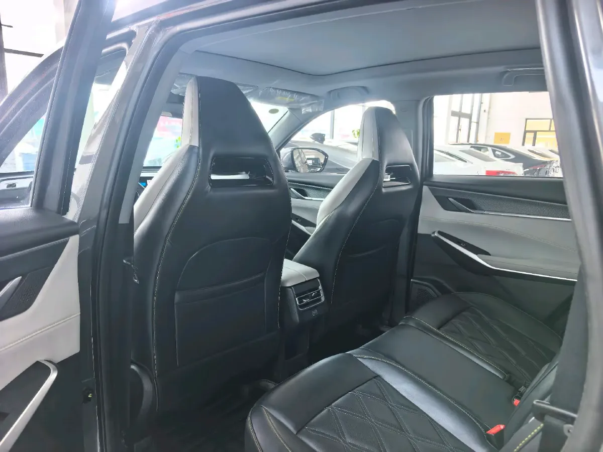 2023 ChangAn CS75 Plus 1.5T 188HP L4 8AT,autocango,china used car exporter,china ev exporter,chinese used car exporter,chinese used ev exporter