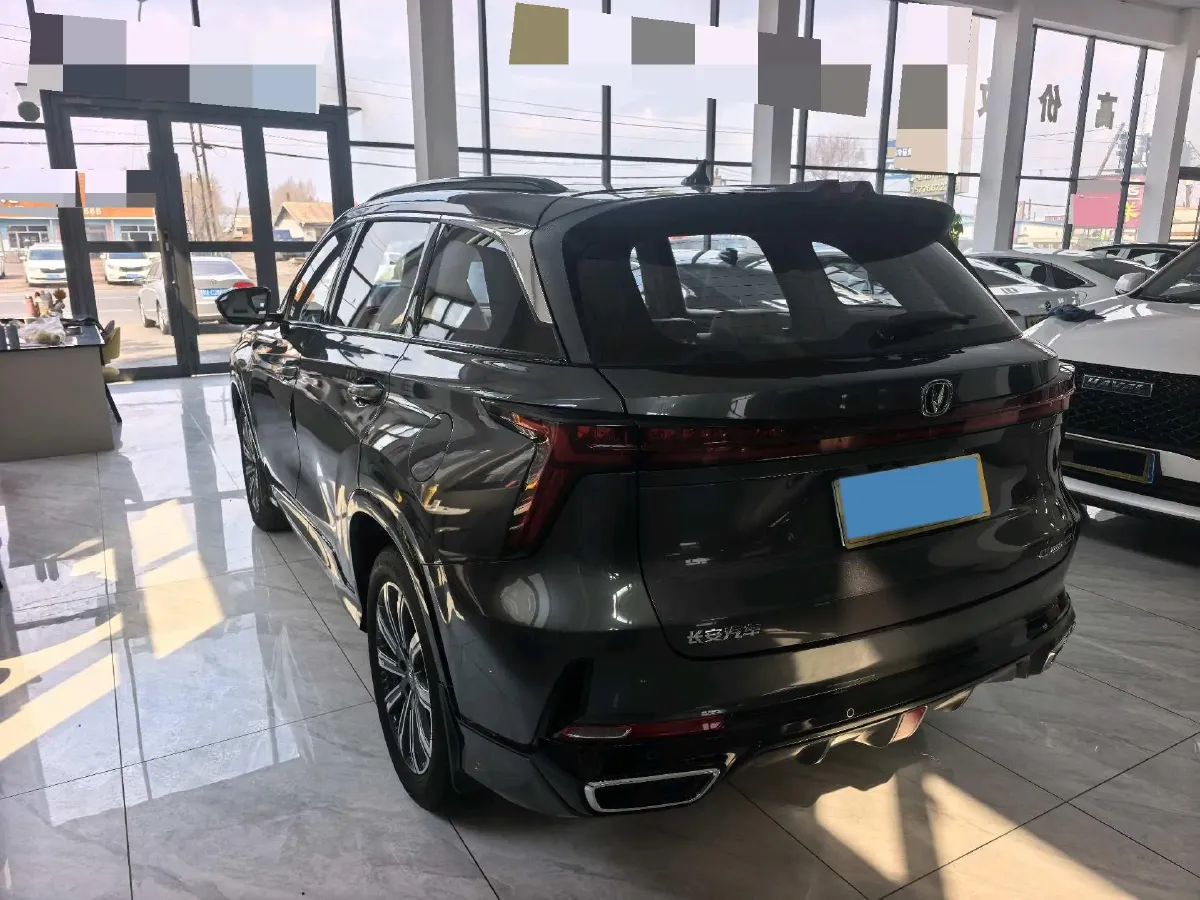 2023 ChangAn CS75 Plus 1.5T 188HP L4 8AT,autocango,china used car exporter,china ev exporter,chinese used car exporter,chinese used ev exporter