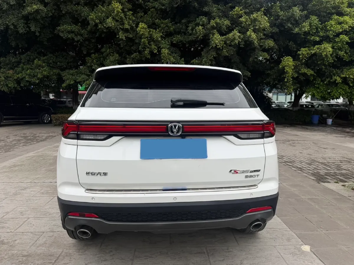 2022 ChangAn CS35 Plus 1.4T 160HP L4 7DCT,autocango,china used car exporter,china ev exporter,chinese used car exporter,chinese used ev exporter