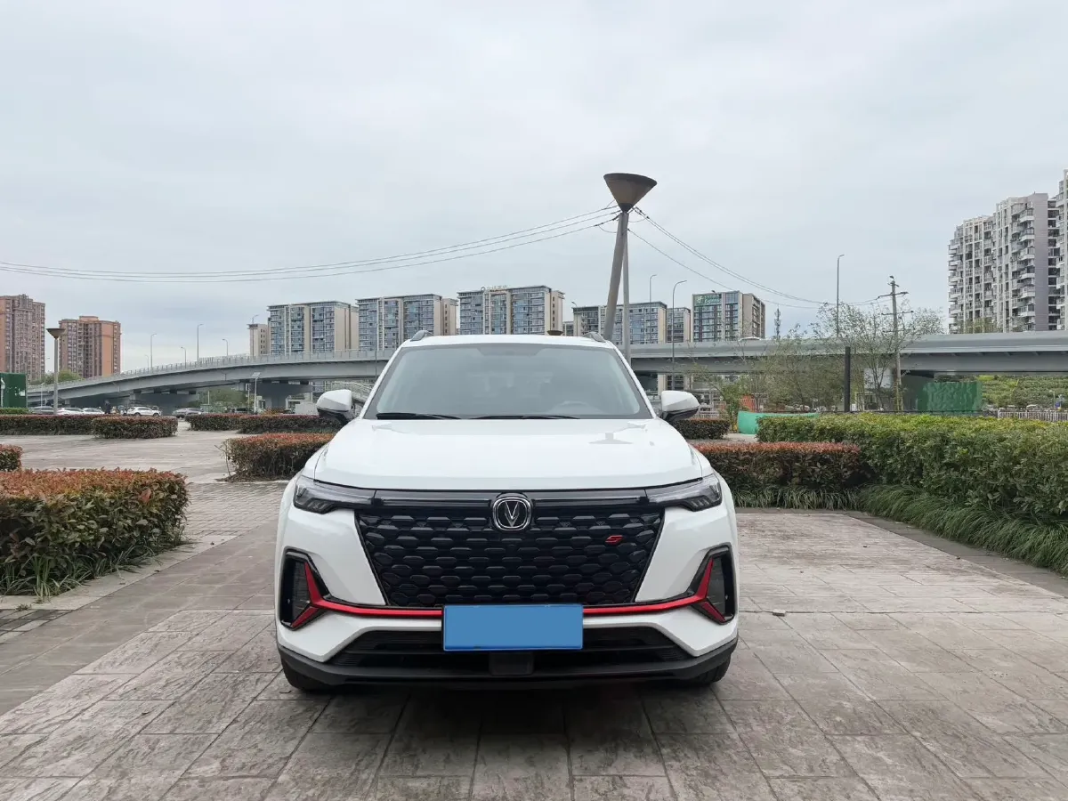 2022 ChangAn CS35 Plus 1.4T 160HP L4 7DCT,autocango,china used car exporter,china ev exporter,chinese used car exporter,chinese used ev exporter