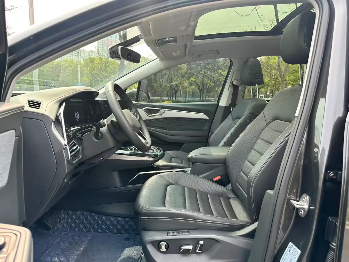 2021 Volkswagen Talagon 2.0T 186HP L4 7DCT,autocango,china used car exporter,china ev exporter,chinese used car exporter,chinese used ev exporter