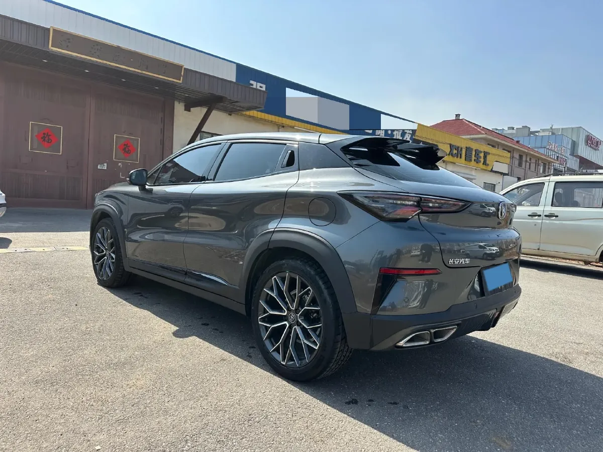 2022 ChangAn UNI-T 1.5T 188HP L4 7DCT,autocango,china used car exporter,china ev exporter,chinese used car exporter,chinese used ev exporter