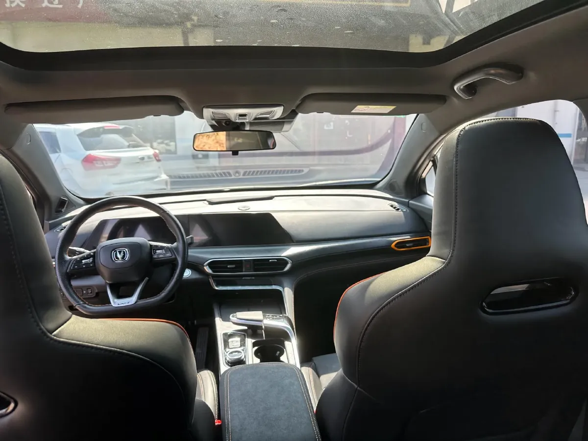 2022 ChangAn UNI-T 1.5T 188HP L4 7DCT,autocango,china used car exporter,china ev exporter,chinese used car exporter,chinese used ev exporter