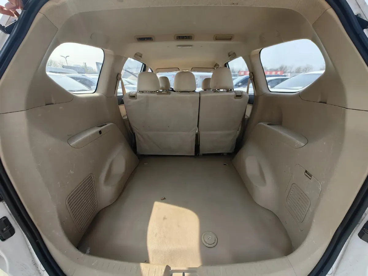 2016 BaoJun 730 1.5L 112HP L4 5MT,autocango,china used car exporter,china ev exporter,chinese used car exporter,chinese used ev exporter