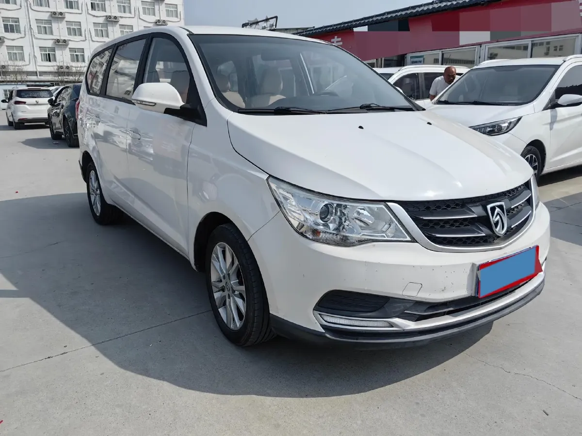 2016 BaoJun 730 1.5L 112HP L4 5MT,autocango,china used car exporter,china ev exporter,chinese used car exporter,chinese used ev exporter