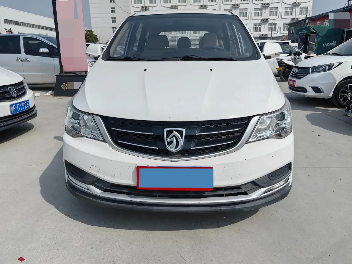 2016 BaoJun 730 1.5L 112HP L4 5MT,autocango,china used car exporter,china ev exporter,chinese used car exporter,chinese used ev exporter