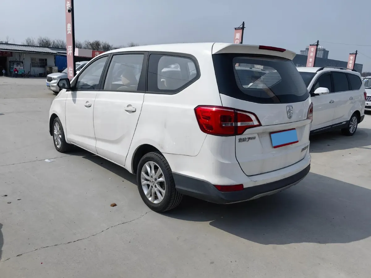 2016 BaoJun 730 1.5L 112HP L4 5MT,autocango,china used car exporter,china ev exporter,chinese used car exporter,chinese used ev exporter