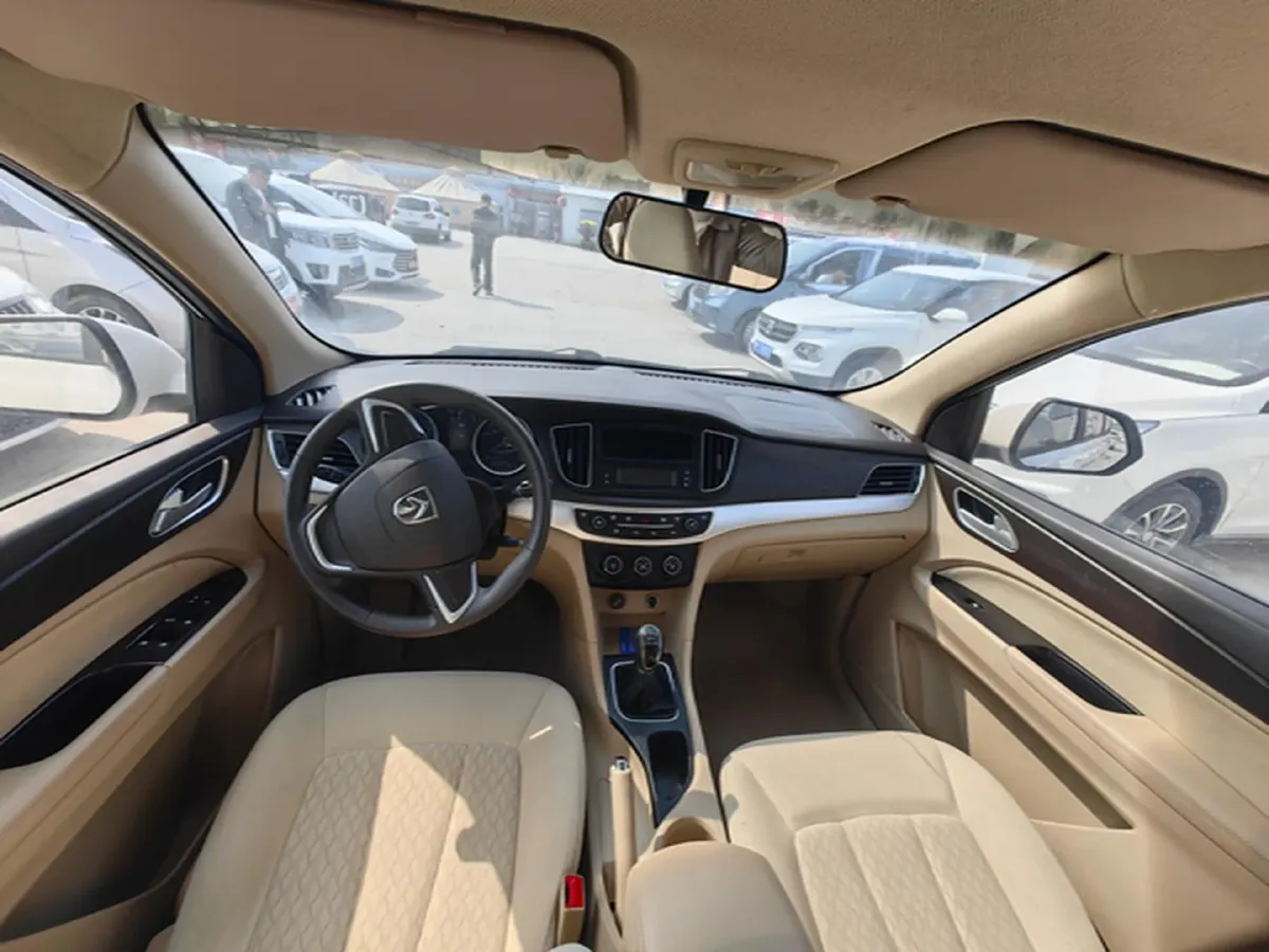 2016 BaoJun 730 1.5L 112HP L4 5MT,autocango,china used car exporter,china ev exporter,chinese used car exporter,chinese used ev exporter