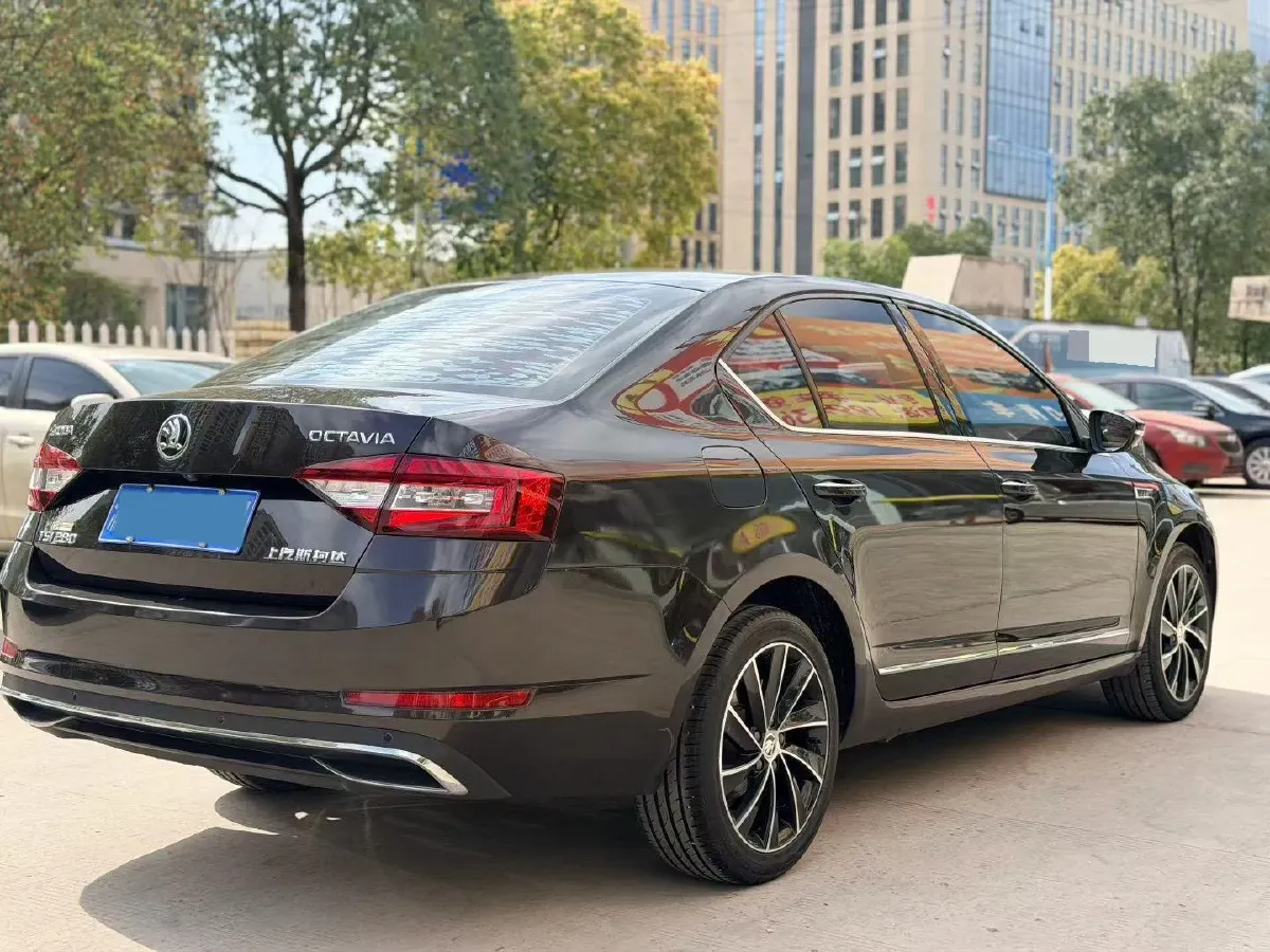 2018 Skoda Octavia 1.4T 150HP L4 7DCT,autocango,china used car exporter,china ev exporter,chinese used car exporter,chinese used ev exporter