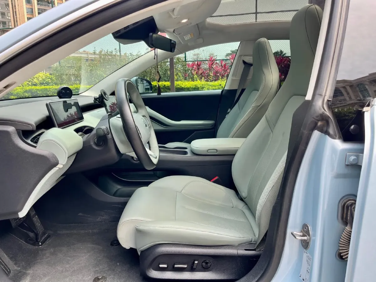 2022 JunTian HeiWuShi Youth 2.0T 203HP L4 6AT,autocango,china used car exporter,china ev exporter,chinese used car exporter,chinese used ev exporter