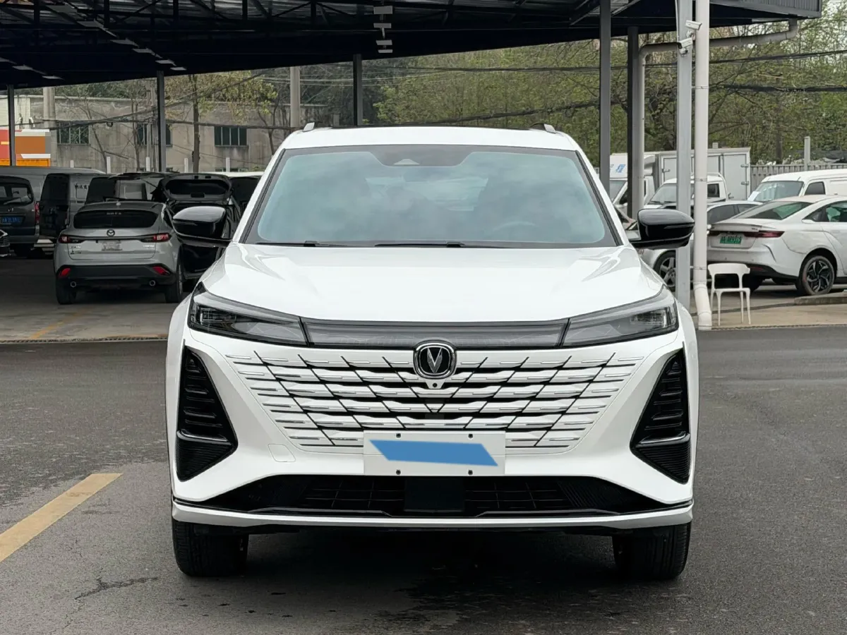2024 ChangAn CS75 Plus 1.5T 188HP L4 8AT,autocango,china used car exporter,china ev exporter,chinese used car exporter,chinese used ev exporter