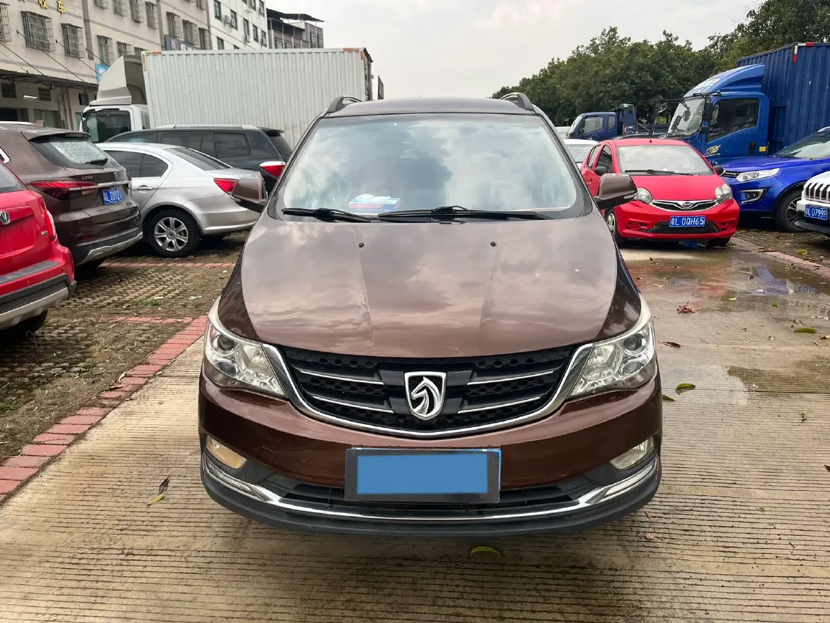2016 BaoJun 560 1.5T 150HP L4 6MT,autocango,china used car exporter,china ev exporter,chinese used car exporter,chinese used ev exporter
