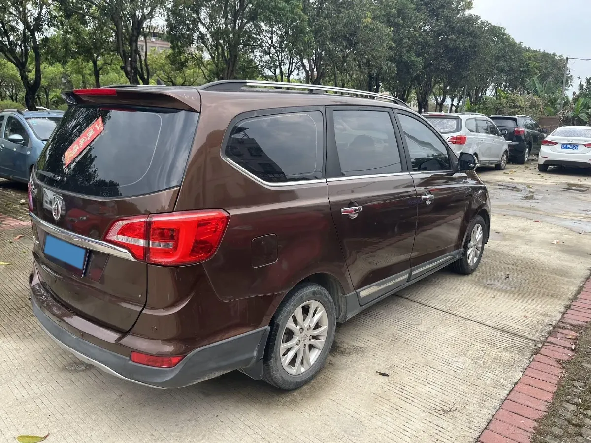 2016 BaoJun 560 1.5T 150HP L4 6MT,autocango,china used car exporter,china ev exporter,chinese used car exporter,chinese used ev exporter