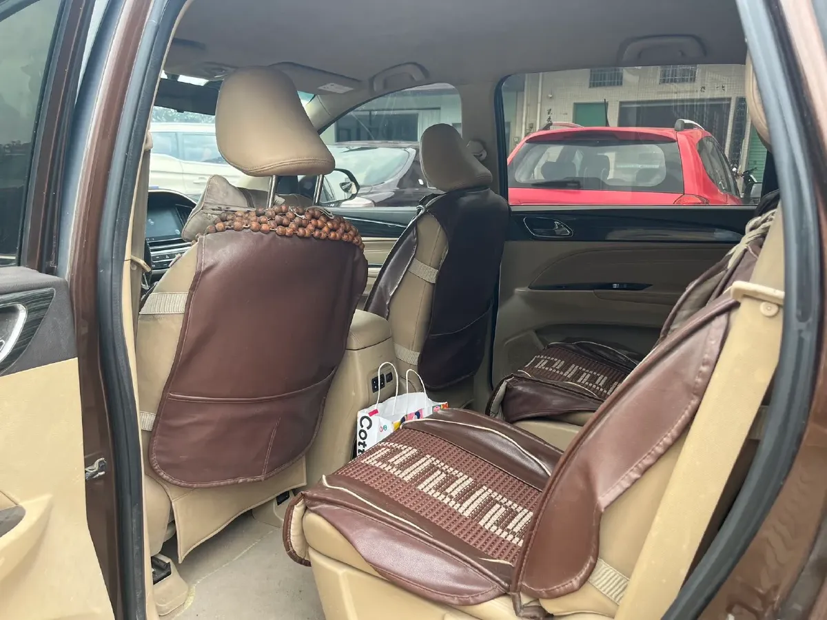 2016 BaoJun 560 1.5T 150HP L4 6MT,autocango,china used car exporter,china ev exporter,chinese used car exporter,chinese used ev exporter