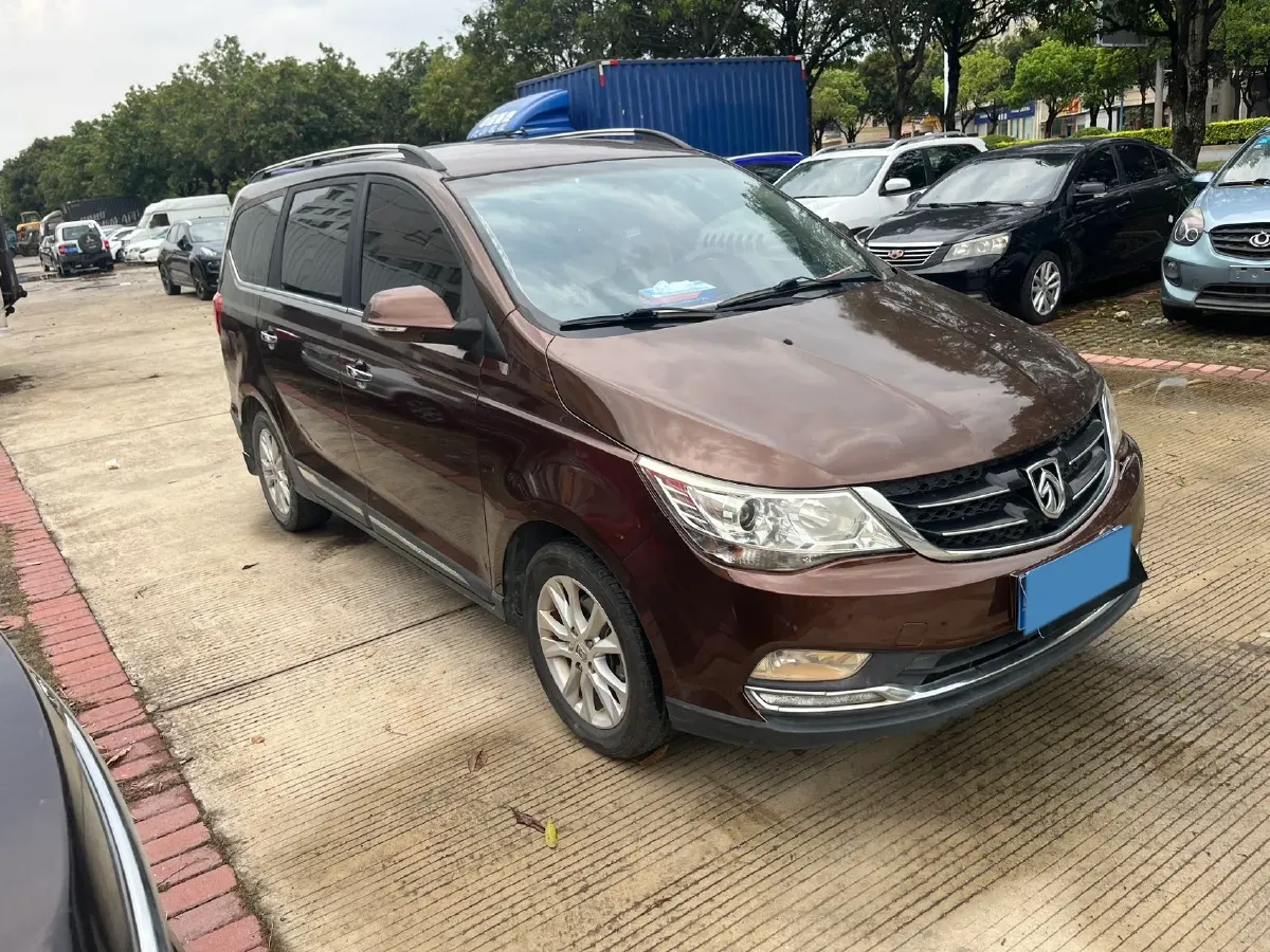 2016 BaoJun 560 1.5T 150HP L4 6MT,autocango,china used car exporter,china ev exporter,chinese used car exporter,chinese used ev exporter